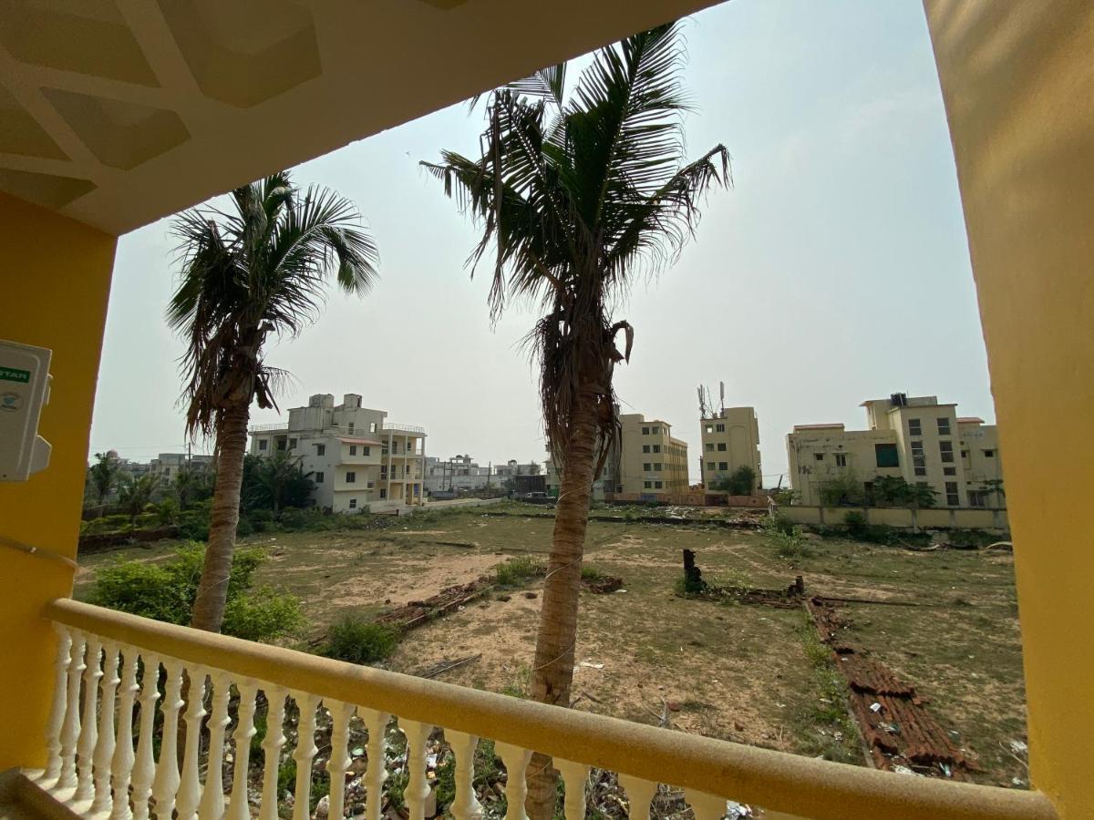 Hotel Aavaas Puri Esterno foto
